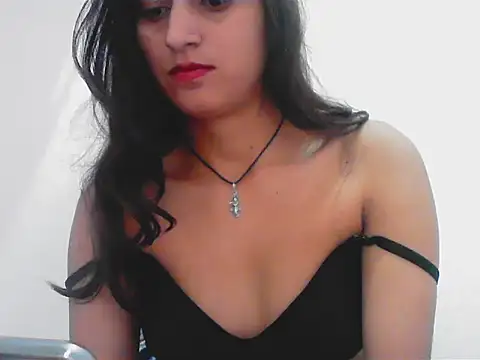 Snapshot of Anika_Singh chatting on 11-20-25, 08:58 Anika Singh online show from 11-20-25, 08:58