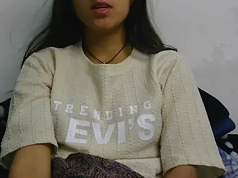 Snapshot of Anika_Singh chatting on 01-13-26, 05:57 Anika Singh online show from 01-13-26, 05:57