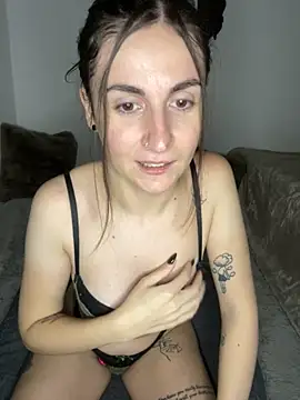 Snapshot of AuroraAllure_27 chatting on 11-21-25, 05:33 AuroraAllure 27 online show from 11-21-25, 05:33