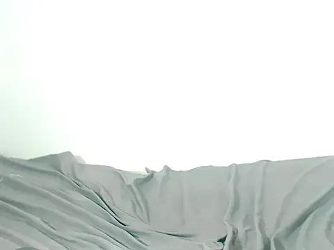 Snapshot of Sweeteboneycherry chatting on 11-13-25, 04:00 Sweeteboneycherry online show from 11-13-25, 04:00