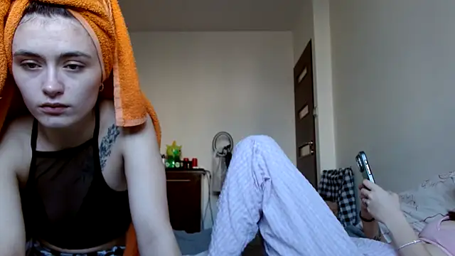 Snapshot of VenesuelaXq chatting on 11-28-25, 11:02 VenesuelaXq online show from 11-28-25, 11:02