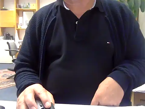 Snapshot of sssuka chatting on 12-15-25, 04:22 sssuka online show from 12-15-25, 04:22