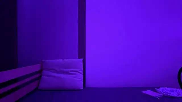 EmilySkyline online show from 11-22-25, 07:13