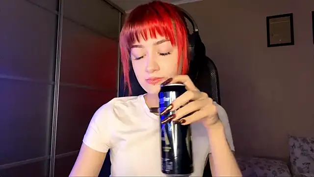 EmilySkyline online show from 12-05-25, 07:06