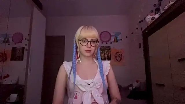 Snapshot of EffacedScan chatting on 12-04-25, 01:53 EffacedScan online show from 12-04-25, 01:53