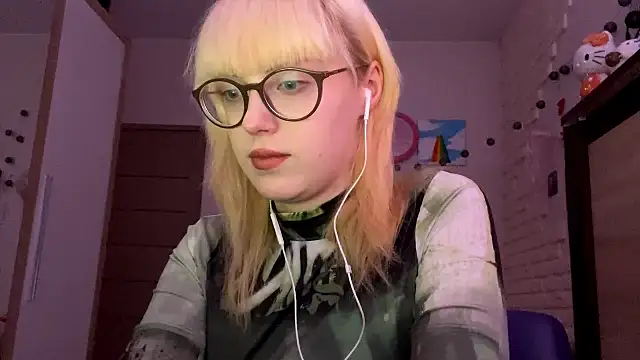 Snapshot of EffacedScan chatting on 12-20-25, 02:13 EffacedScan online show from 12-20-25, 02:13