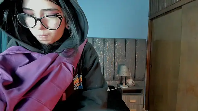 Atenea Velle online show from 11-28-25, 01:03