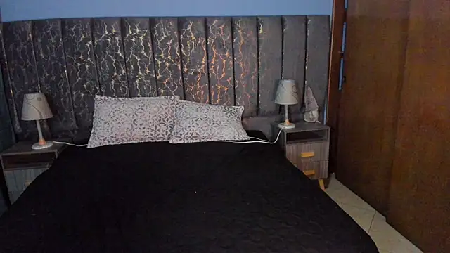 Atenea Velle online show from 12-22-25, 01:19