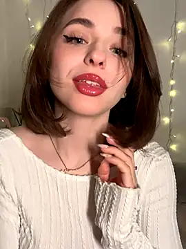 Snapshot of yoyogirlx chatting on 12-21-25, 01:29 yoyogirlx online show from 12-21-25, 01:29