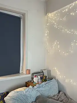 Snapshot of yoyogirlx chatting on 02-07-26, 02:10 yoyogirlx online show from 02-07-26, 02:10