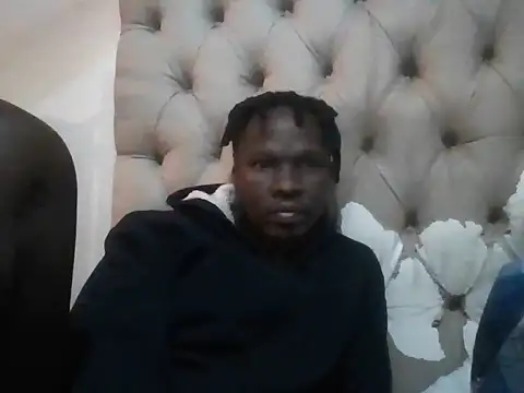 Snapshot of Tyrod30 chatting on 11-16-25, 09:09 Tyrod30 online show from 11-16-25, 09:09