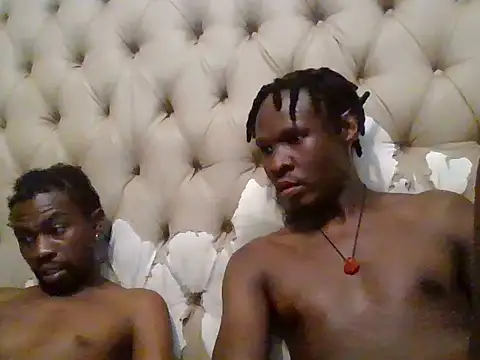 Snapshot of Tyrod30 chatting on 11-20-25, 03:01 Tyrod30 online show from 11-20-25, 03:01