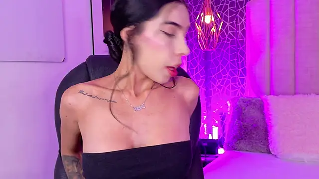 Snapshot of IrisDeLaVega_ chatting on 03-19-26, 02:10 IrisDeLaVega online show from 03-19-26, 02:10