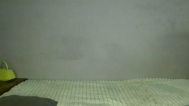 Snapshot of Monal1sah chatting on 12-17-25, 03:51 Monal1sah online show from 12-17-25, 03:51