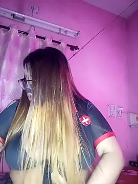 Snapshot of Bunnybush37 chatting on 02-18-26, 03:08 Bunnybush37 online show from 02-18-26, 03:08