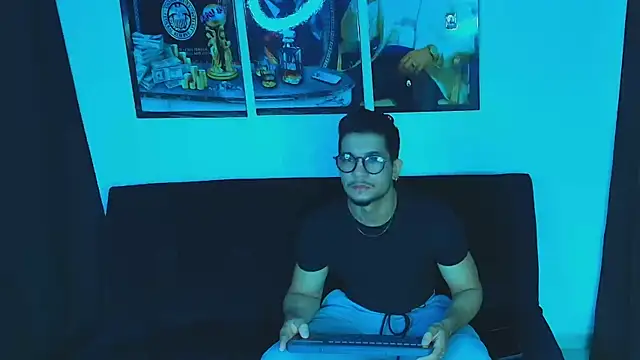 Snapshot of Nolan_joness chatting on 11-20-25, 01:22 Nolan joness online show from 11-20-25, 01:22