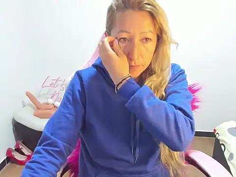 Snapshot of chrystal_sl852 chatting on 12-01-25, 10:31 chrystal sl852 online show from 12-01-25, 10:31