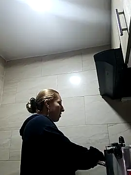 Snapshot of chrystal_sl852 chatting on 02-03-26, 12:43 chrystal sl852 online show from 02-03-26, 12:43