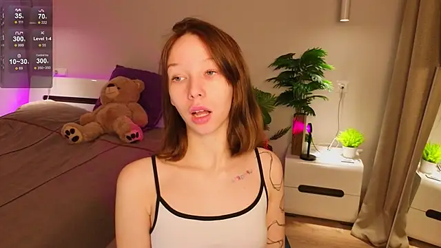 Snapshot of LilyPoetry_ chatting on 12-05-25, 12:36 LilyPoetry online show from 12-05-25, 12:36