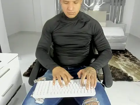 master leather online show from 04-19-26, 08:55