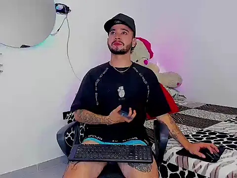 Snapshot of JohnE_Medina chatting on 01-10-26, 03:47 JohnE Medina online show from 01-10-26, 03:47