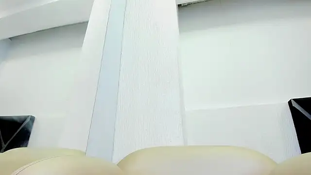 Snapshot of Aby-taylor chatting on 12-16-25, 12:32 Aby-taylor online show from 12-16-25, 12:32