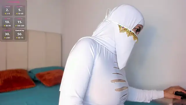 Hannaa Dolly online show from 11-13-25, 03:05