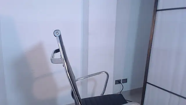 Snapshot of CataGreen1 chatting on 11-11-25, 09:04 CataGreen1 online show from 11-11-25, 09:04