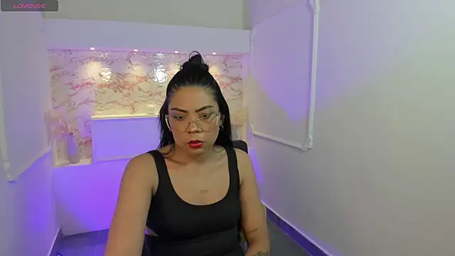 Snapshot of CataGreen1 chatting on 12-02-25, 08:04 CataGreen1 online show from 12-02-25, 08:04