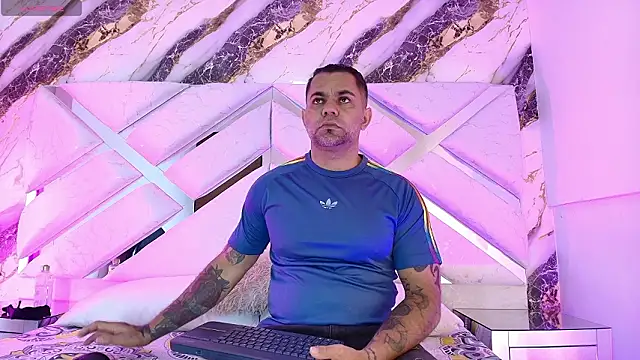 Snapshot of Alexander_Halls chatting on 03-09-26, 02:10 Alexander Halls online show from 03-09-26, 02:10