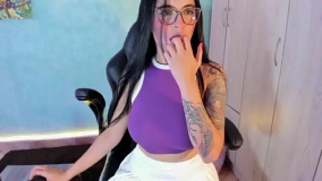 Snapshot of Cristal_Cerati_ chatting on 12-03-25, 02:59 Cristal Cerati online show from 12-03-25, 02:59