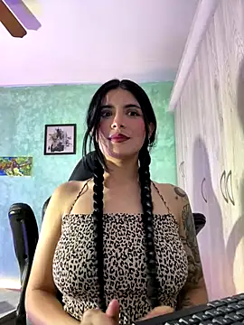 Snapshot of Cristal_Cerati_ chatting on 12-04-25, 10:40 Cristal Cerati online show from 12-04-25, 10:40