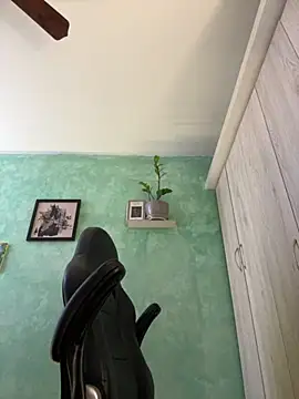 Snapshot of Cristal_Cerati_ chatting on 12-05-25, 02:03 Cristal Cerati online show from 12-05-25, 02:03