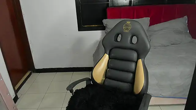 Snapshot of Belladonna_trix chatting on 12-01-25, 08:14 Belladonna trix online show from 12-01-25, 08:14