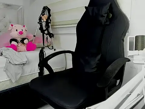 goddess of bitches online show from 02-03-26, 04:54