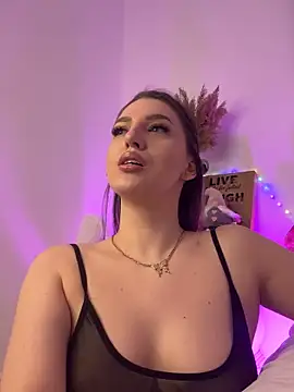 Snapshot of EveHyde chatting on 12-05-25, 05:09 EveHyde online show from 12-05-25, 05:09