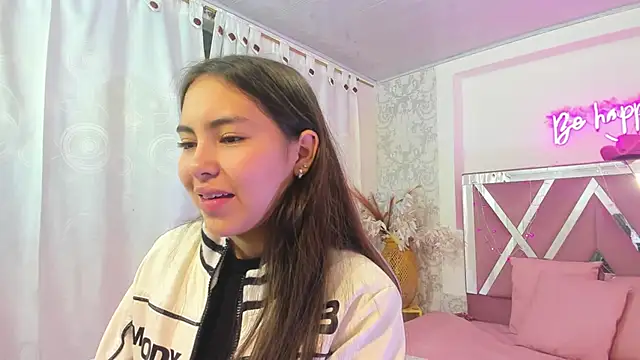 Snapshot of ISABELA_TAY chatting on 12-15-25, 11:36 ISABELA TAY online show from 12-15-25, 11:36