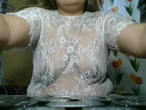 Snapshot of loriepinay46 chatting on 05-30-26, 09:45 loriepinay46 online show from 05-30-26, 09:45