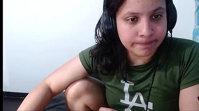 Snapshot of Little-rouse chatting on 01-14-26, 05:02 Little-rouse online show from 01-14-26, 05:02