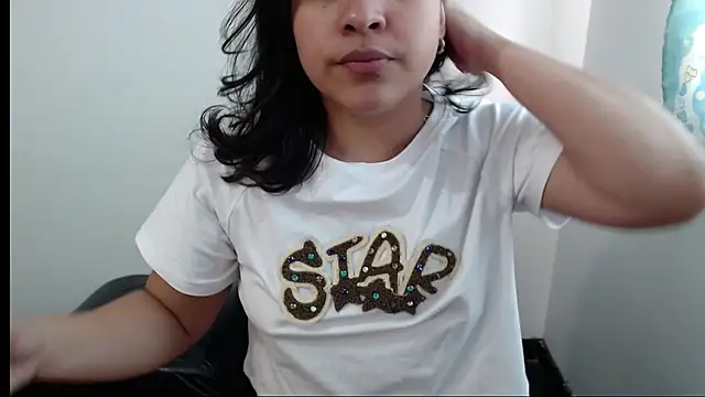 Snapshot of Little-rouse chatting on 02-03-26, 05:07 Little-rouse online show from 02-03-26, 05:07