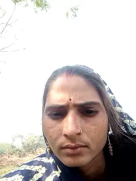 Snapshot of Nelug chatting on 11-20-25, 06:46 Nelug online show from 11-20-25, 06:46