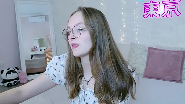 Snapshot of MadisonSmitt chatting on 11-24-25, 05:18 MadisonSmitt online show from 11-24-25, 05:18