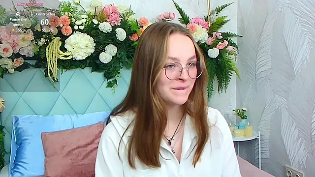 Snapshot of MadisonSmitt chatting on 11-25-25, 05:07 MadisonSmitt online show from 11-25-25, 05:07