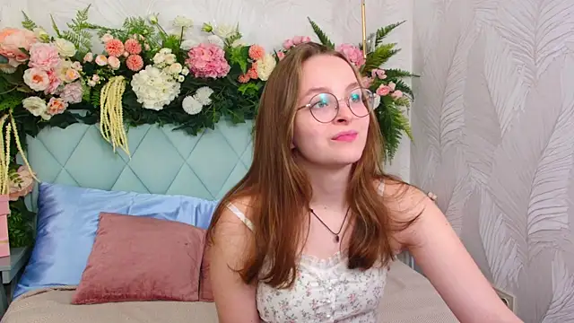 Snapshot of MadisonSmitt chatting on 12-15-25, 05:12 MadisonSmitt online show from 12-15-25, 05:12