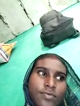 Snapshot of Big_Lovexx chatting on 11-18-25, 05:56 Big Lovexx online show from 11-18-25, 05:56