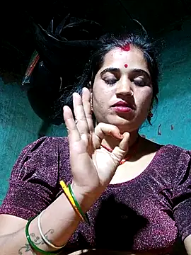 Snapshot of Hot_kamla chatting on 04-24-26, 11:40 Hot kamla online show from 04-24-26, 11:40