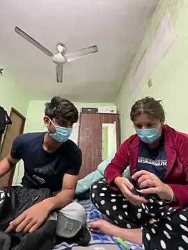 Snapshot of Cute_hotzara chatting on 12-23-25, 04:54 Cute hotzara online show from 12-23-25, 04:54