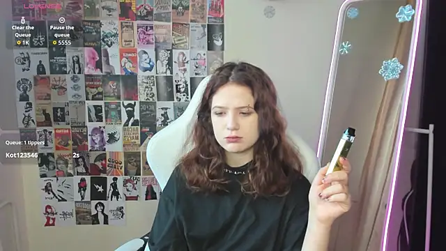 Snapshot of Anora_Miller chatting on 01-08-26, 08:27 Anora Miller online show from 01-08-26, 08:27