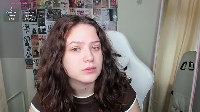 Snapshot of Anora_Miller chatting on 02-11-26, 08:08 Anora Miller online show from 02-11-26, 08:08