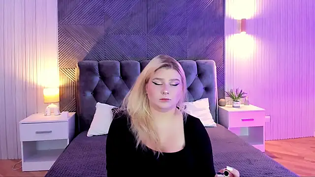 EmiliaStanley online show from 11-20-25, 05:29